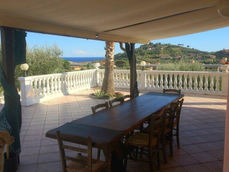 Villa Con Piscina A Imperia, Italy Kültér fotó