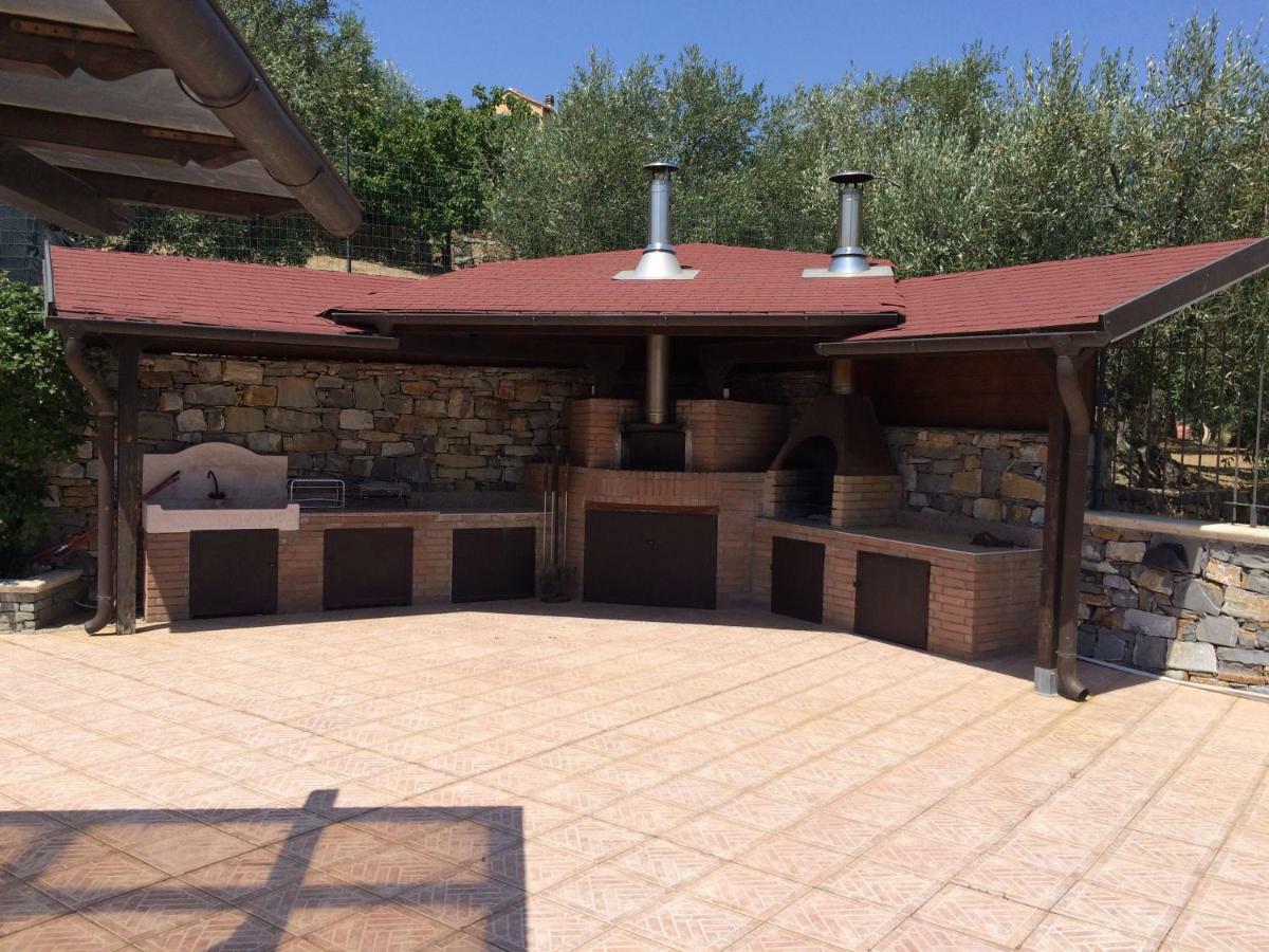 Villa Con Piscina A Imperia, Italy Kültér fotó