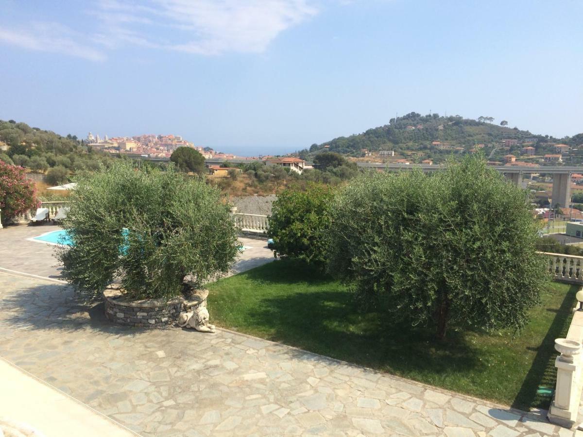 Villa Con Piscina A Imperia, Italy Kültér fotó