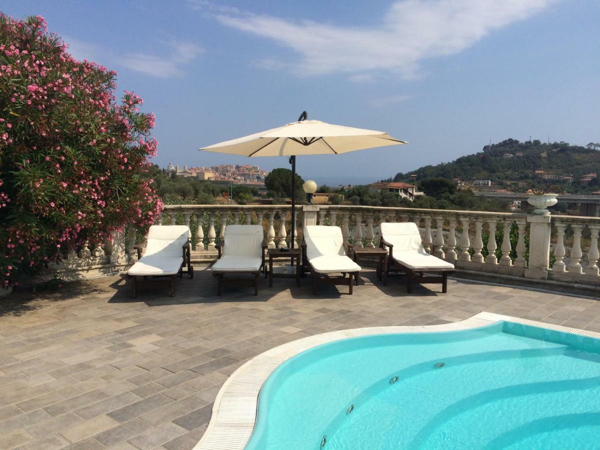 Villa Con Piscina A Imperia, Italy Kültér fotó