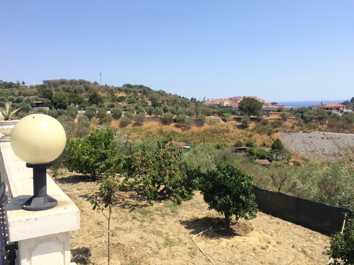 Villa Con Piscina A Imperia, Italy Kültér fotó