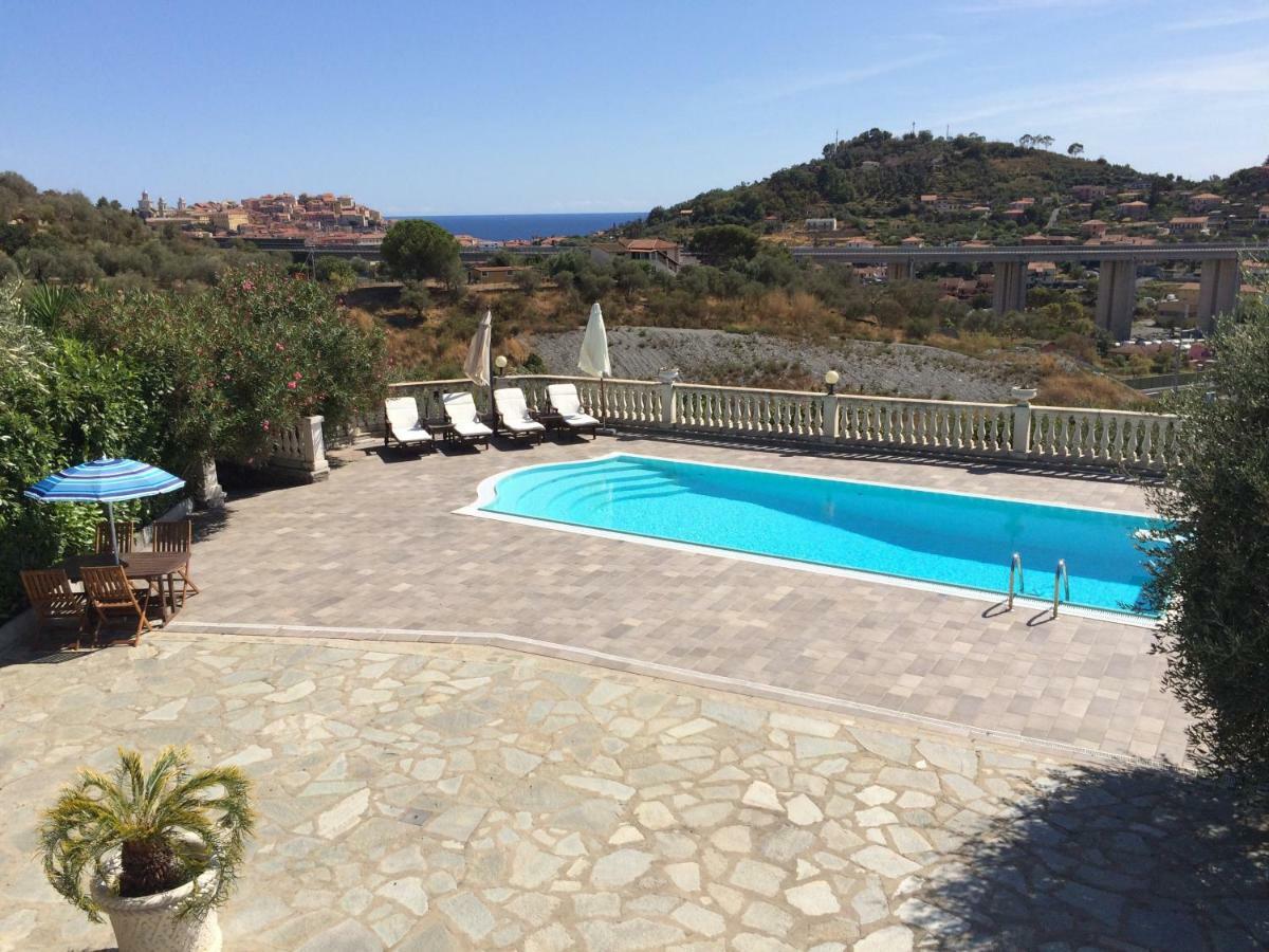 Villa Con Piscina A Imperia, Italy Kültér fotó